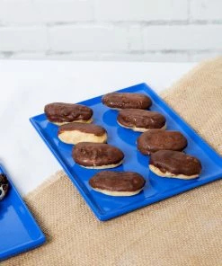 Tablecraft Professional Bakeware Tablecraft CW2104CBL 8 1/2" X 6 3/4" X 3/8" Cobalt Blue Cast Aluminum Rectangular Cooling Platter