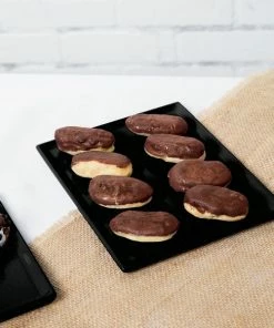 Tablecraft Professional Bakeware Tablecraft CW2104BKGS 8 1/2" X 6 3/4" X 3/8" Black With Green Speckle Cast Aluminum Rectangular Cooling Platter