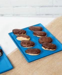 Tablecraft Professional Bakeware Tablecraft CW2104SBL 8 1/2" X 6 3/4" X 3/8" Sky Blue Cast Aluminum Rectangular Cooling Platter