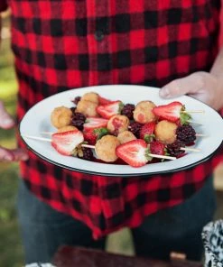 Crow Canyon Home V94BLA Vintage 11 7/8" X 8 11/16" White Enamelware Oval Plate With Black Rolled Rim